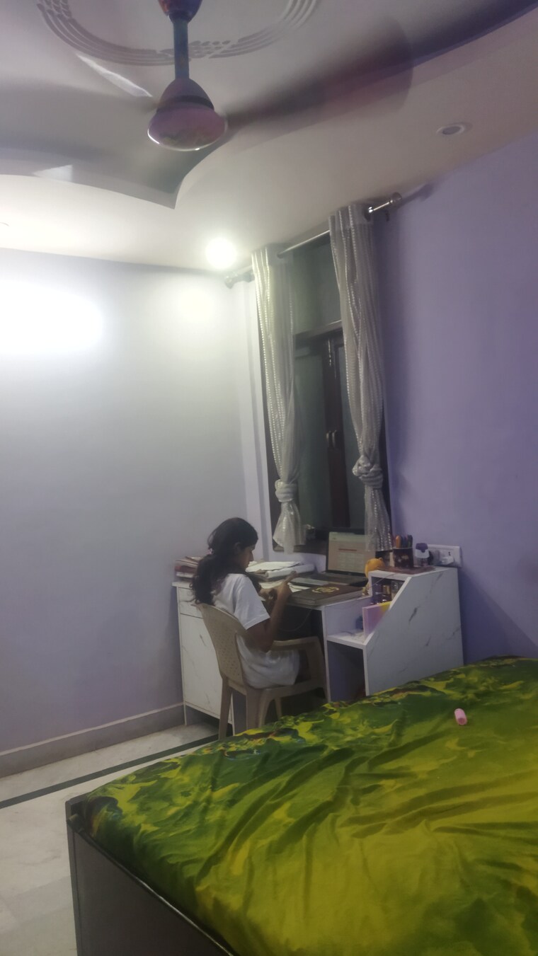 Gym, govindpuri 3 Bedroom 1000 Sq.Ft. Builder Floor In Govindpuri Delhi 8682428