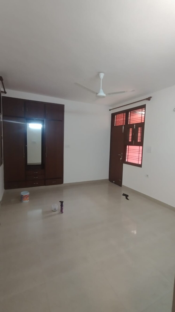 Room, safdarjung development area 2 Bedroom 150 Sq.Yd. Builder Floor In Safdarjung Development Area Delhi 8682437