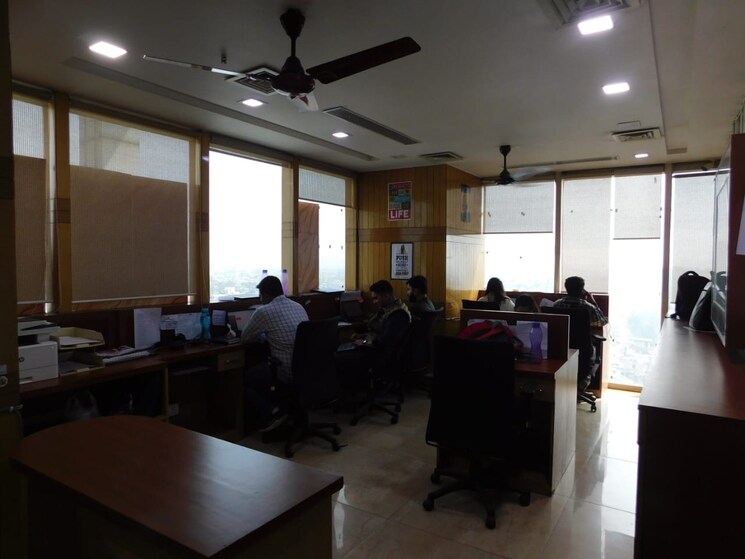 Team Area, wave-silver-tower Commercial Office Space 1450 Sq.Ft. In Sector 18 Noida 8682441