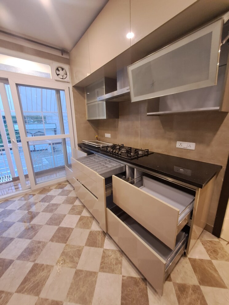 Kitchen, safdarjung enclave 4 Bedroom 300 Sq.Yd. Builder Floor In Safdarjung Enclave Delhi 8682444