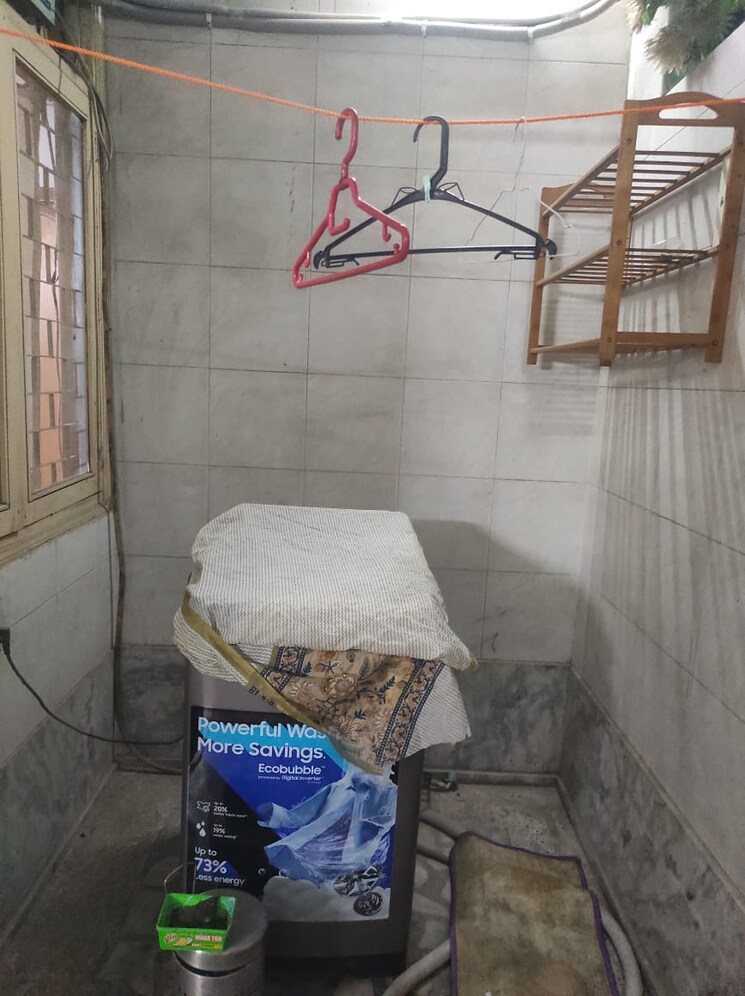 Bathroom, hauz khas 3 Bedroom 160 Sq.Yd. Builder Floor In Hauz Khas Delhi 8682456