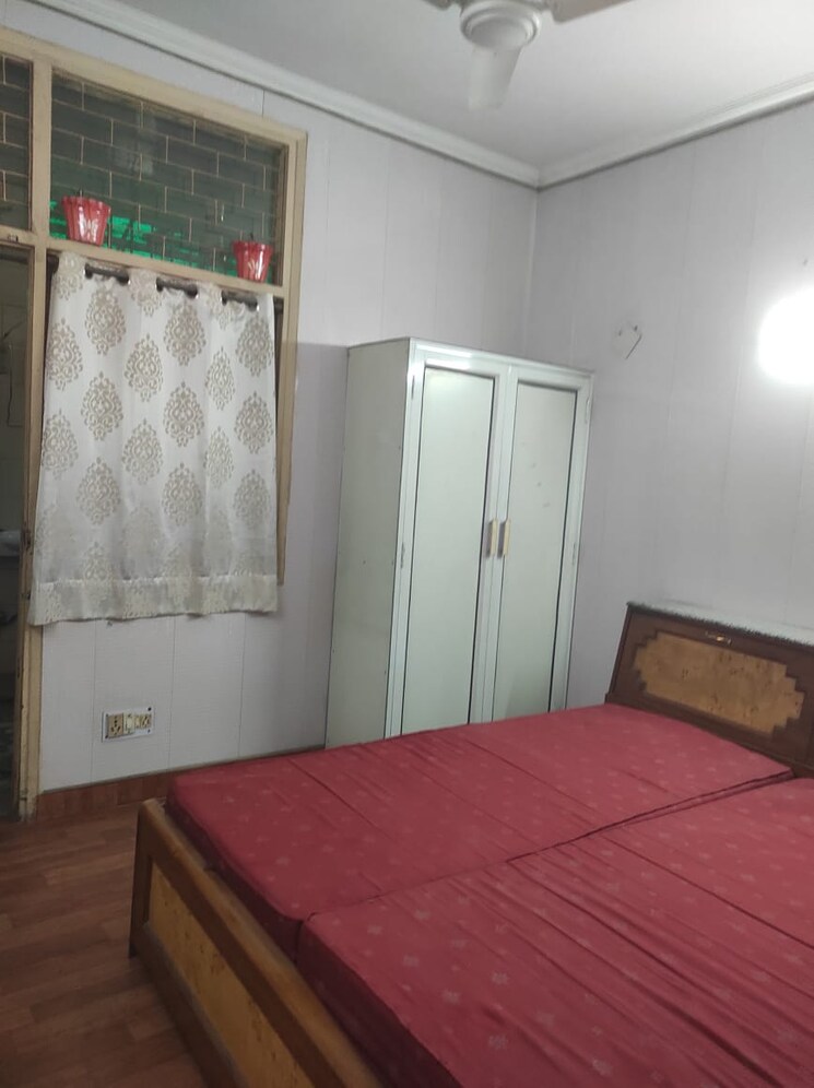 Bedroom, hauz khas 3 Bedroom 160 Sq.Yd. Builder Floor In Hauz Khas Delhi 8682456