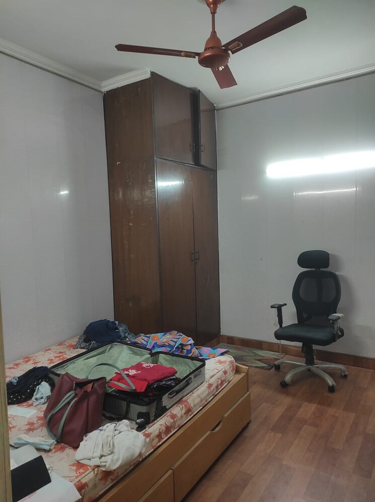 Bedroom, hauz khas 3 Bedroom 160 Sq.Yd. Builder Floor In Hauz Khas Delhi 8682456