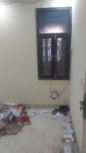 Furnished Amenities in 1.5 BHK Builder Floor at Mayur Vihar – for Rent