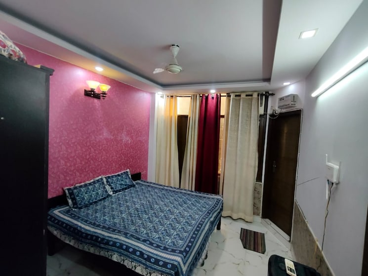 Bedroom, malviya nagar 1.5 Bedroom 100 Sq.Yd. Builder Floor In Malviya Nagar Delhi 8682458