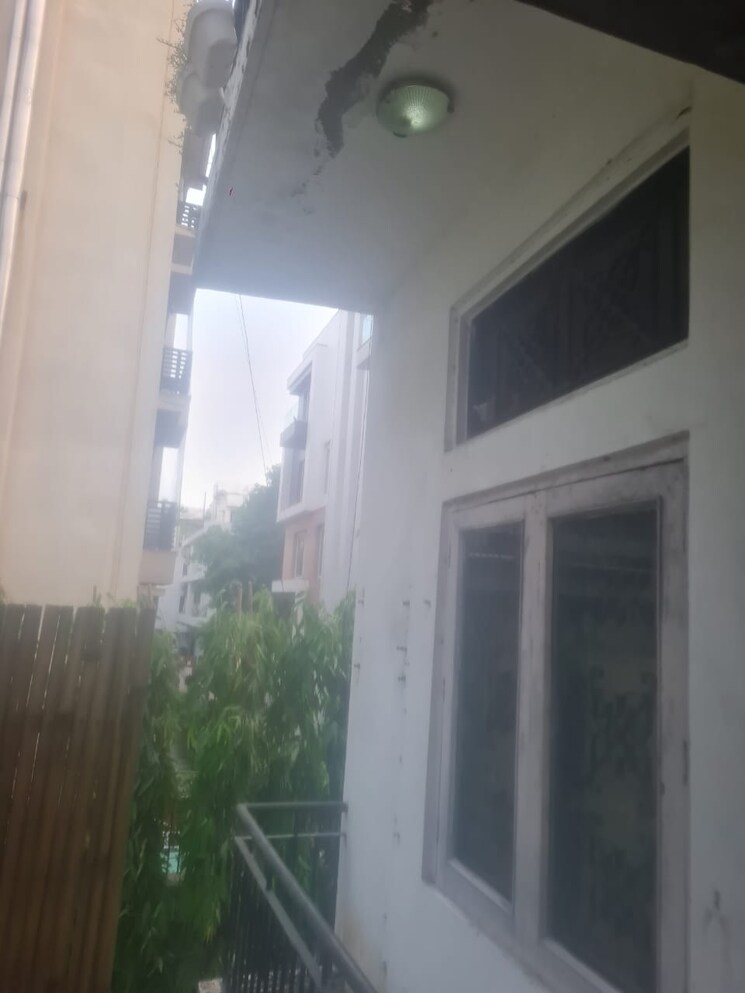 undefined, safdarjung development area 2 Bedroom 200 Sq.Yd. Builder Floor In Safdarjung Development Area Delhi 8682463