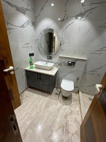 Bathroom in 4 BHK Builder Floor at Unitech South City II, Sector 50 – for Rent