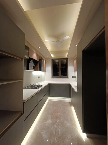 Building Lobby in 1 BHK Builder Floor at Ansal Plaza Sector-23, Sector 23 – for Rent