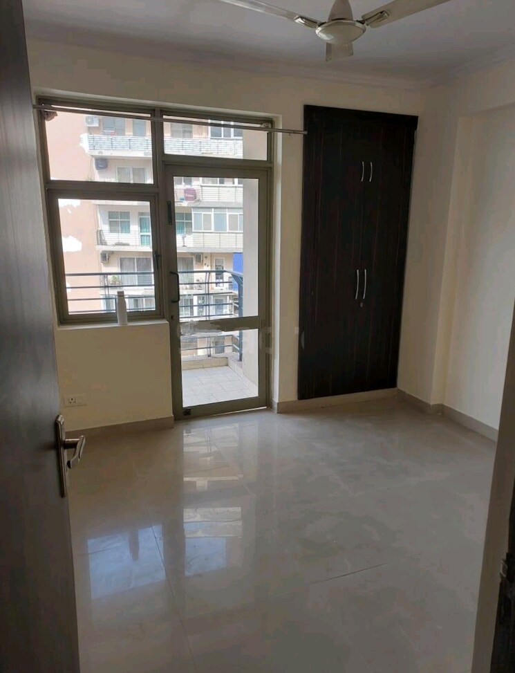 Room, amrapali-pan-oasis 2 Bedroom 1125 Sq.Ft. Apartment In Sector 70 Noida 8682501