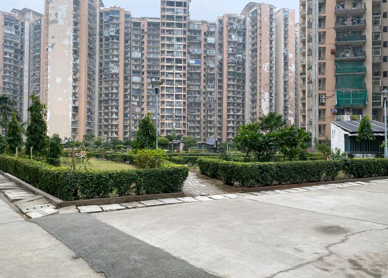 Exterior View, amrapali-pan-oasis 3 Bedroom 1385 Sq.Ft. Apartment In Sector 70 Noida 8682505