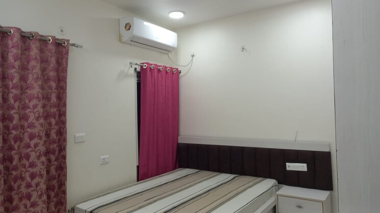 Room, hazratganj 3 Bedroom 1450 Sq.Ft. Apartment In Hazratganj Lucknow 8682513