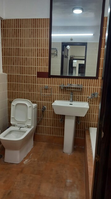 Bathroom in 3 BHK Apartment at Hazratganj – for Rent