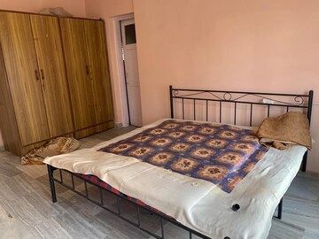 Bedroom in 2 BHK Apartment at Sindhi Society Chembur, Chembur – for Rent