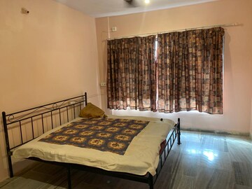 Bedroom in 2 BHK Apartment at Sindhi Society Chembur, Chembur – for Rent