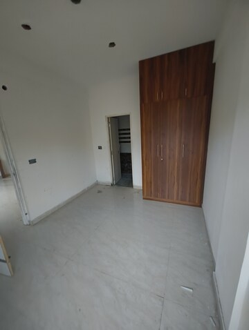 Room in 2 BHK Builder Floor at PSS Plaza, New Thippasandra – for Rent