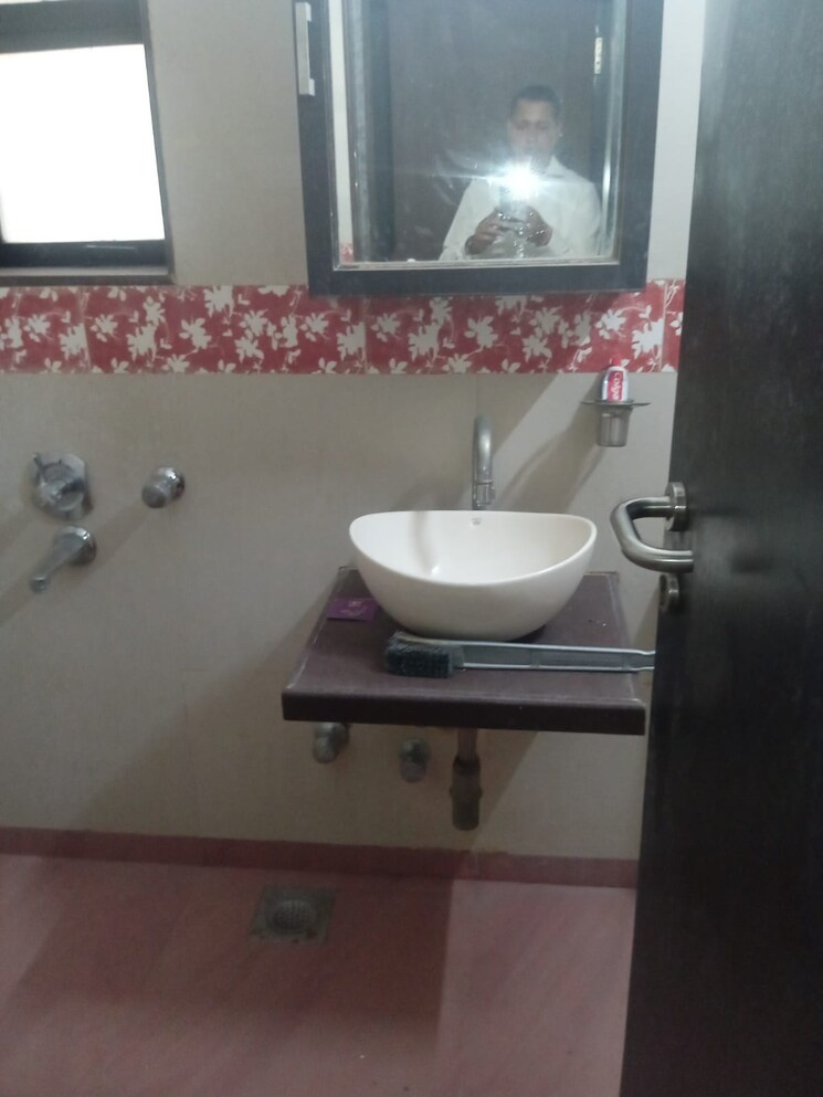 Bathroom, yashodham-complex 4 Bedroom 1500 Sq.Ft. Apartment In Goregaon East Mumbai 8682547