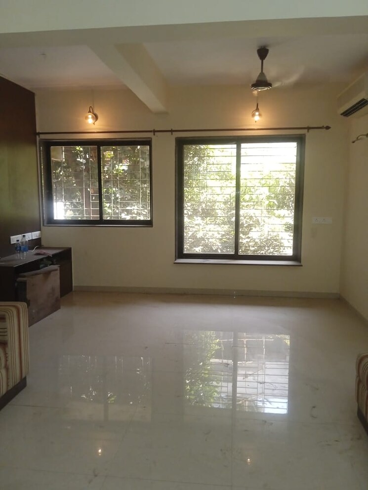 Room, malad east 2 Bedroom 825 Sq.Ft. Apartment In Malad East Mumbai 8682548