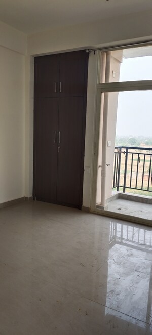 Room in 2 BHK Apartment at Excella Kutumb, Sultanpur Road – for Sale