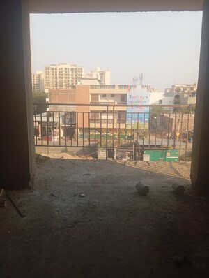 Parking in 2 BHK Apartment at Grand Omaxe, Gomti Nagar – for Sale