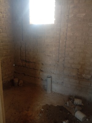 Bathroom in 2 BHK Apartment at Grand Omaxe, Gomti Nagar – for Sale