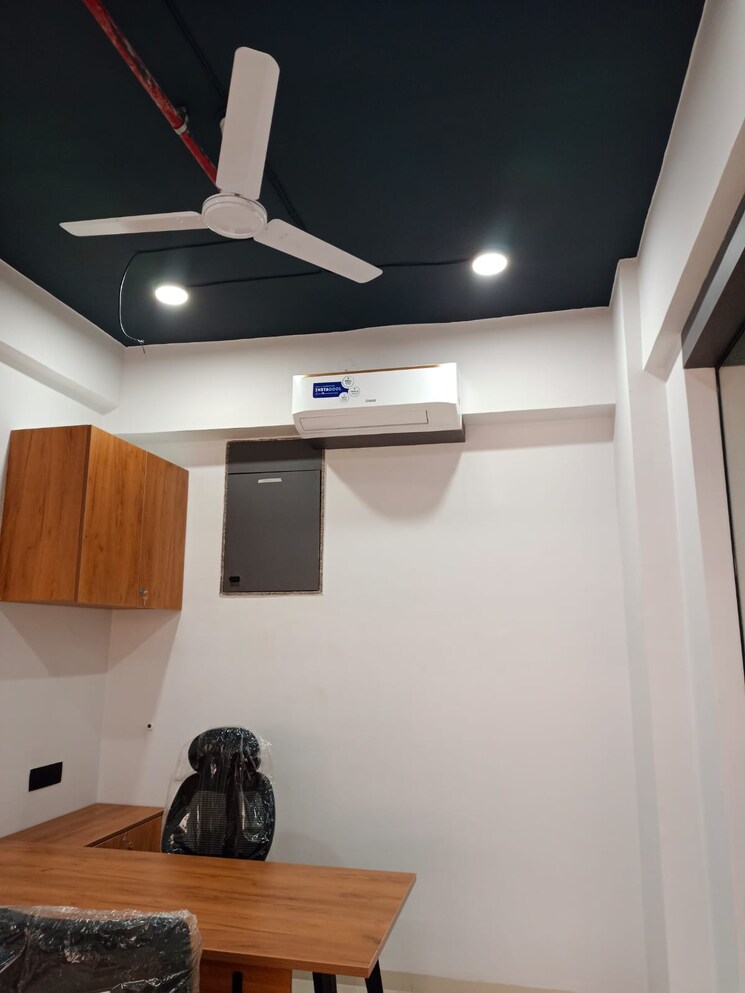 Team Area, palanpur Commercial Office Space 210 Sq.Ft. In Palanpur Surat 8682560