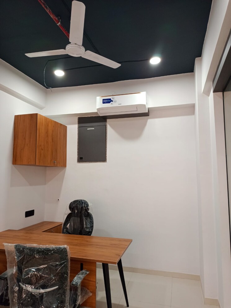 Team Area, palanpur Commercial Office Space 210 Sq.Ft. In Palanpur Surat 8682560