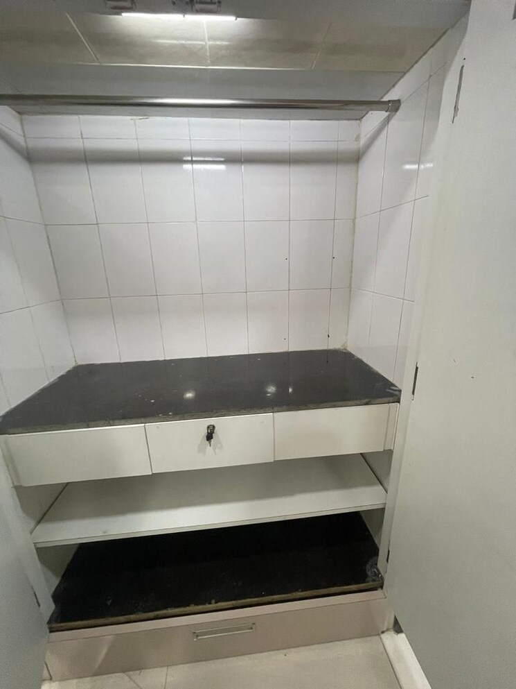 Kitchen, express-apartment 2 Bedroom 860 Sq.Ft. Apartment In Yari Road Mumbai 8682656