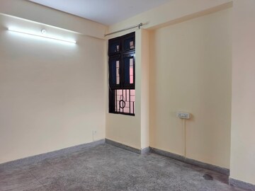 Room in 1 BHK Apartment at Molarband – for Rent