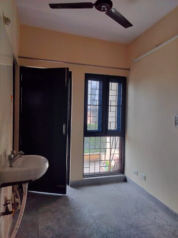 Room in 1 BHK Apartment at Molarband – for Rent