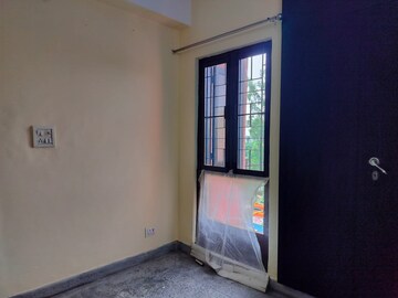 Room in 1 BHK Apartment at Molarband – for Rent