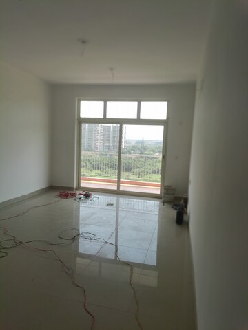 Room in 3 BHK Apartment at AVS Orchard, Sector 77 – for Rent