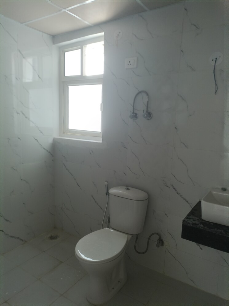 Bathroom, avs-orchard 3 Bedroom 2700 Sq.Ft. Apartment In Sector 77 Noida 8682672