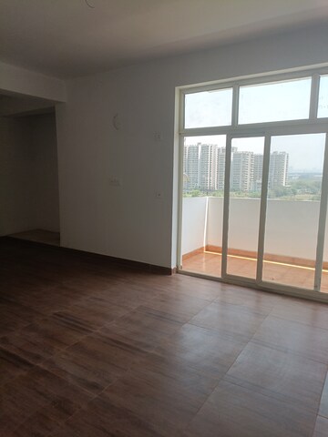 Room in 3 BHK Apartment at AVS Orchard, Sector 77 – for Rent