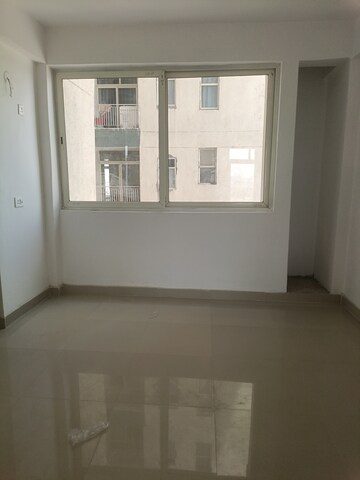 Room in 3 BHK Apartment at AVS Orchard, Sector 77 – for Rent