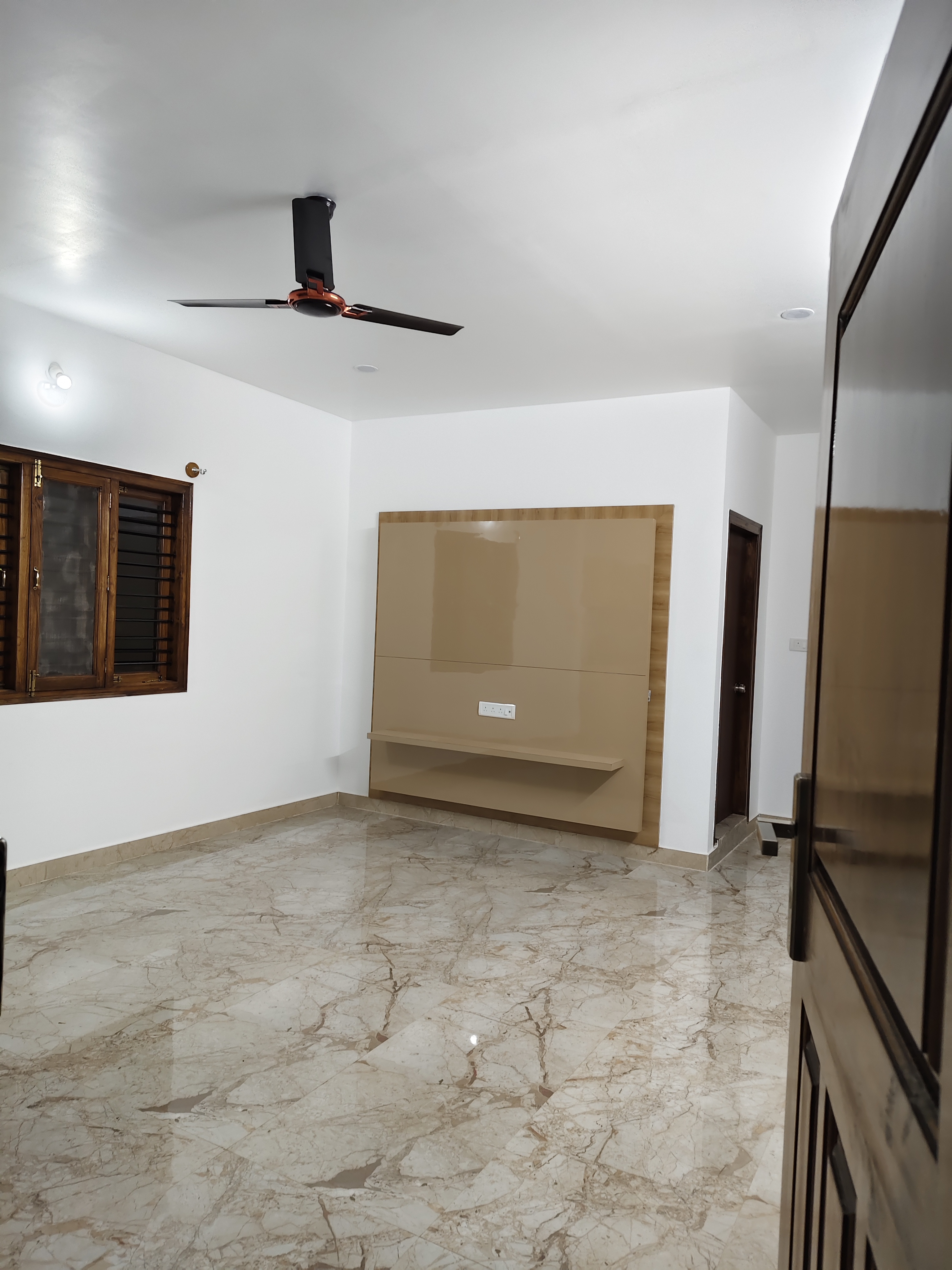 1 BHK Builder Floor For Rent in Krishna Apartment 