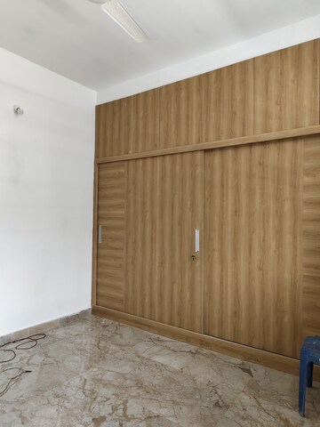 Room in 1 BHK Builder Floor at Halasuru – for Rent