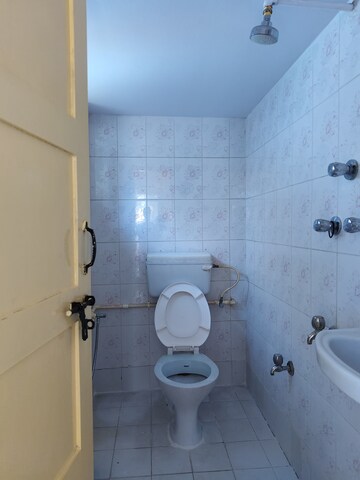 Bathroom in 1 BHK Builder Floor at Indiranagar – for Rent
