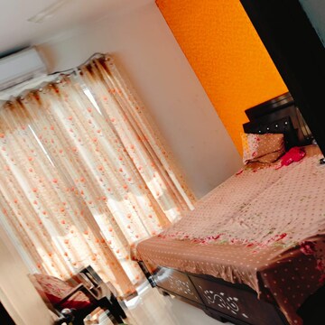 Master Bedroom in 2 BHK Apartment at Sector 29 – for Rent