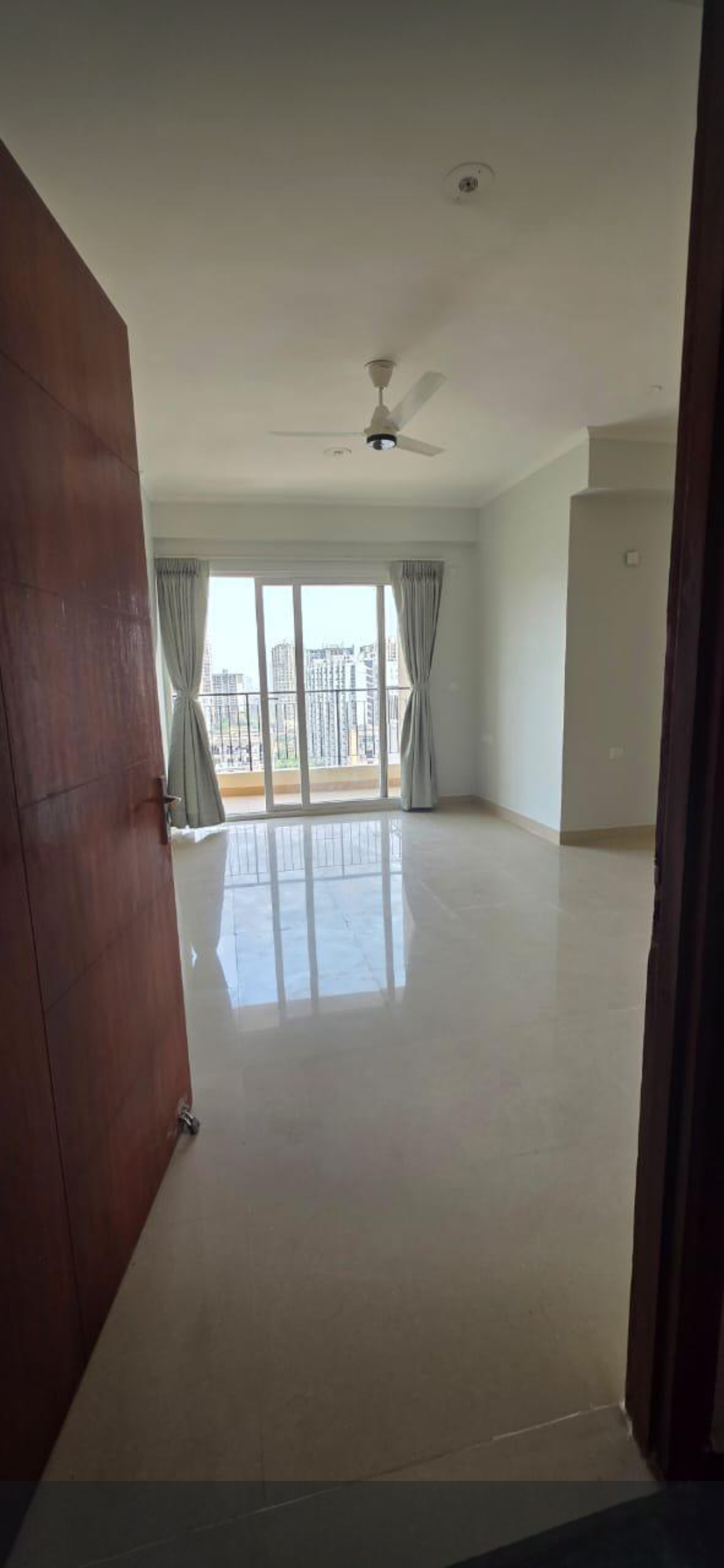 3 BHK Apartment For Rent in Amrapali Crystal Homes