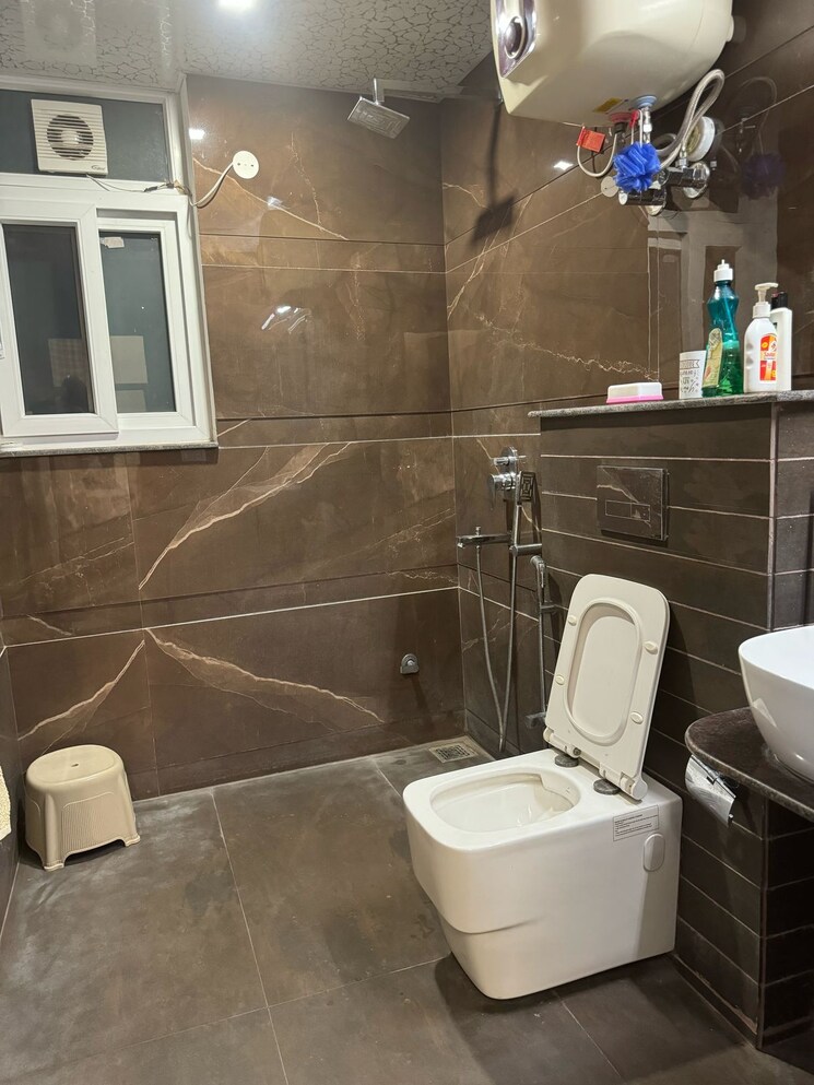 Bathroom, sector 20 3 Bedroom 1700 Sq.Ft. Apartment In Sector 20 Panchkula 8682724