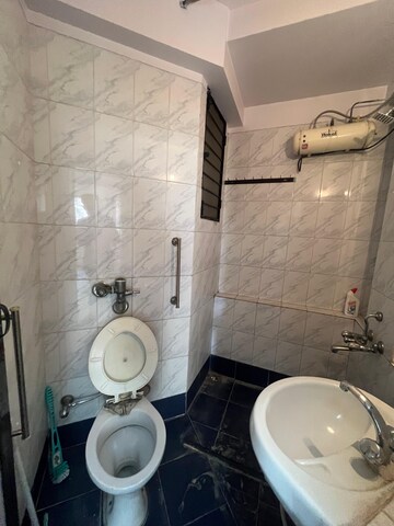 Bathroom in 3 BHK Apartment at Hiranandani Estate Princeton, Hiranandani Estate – for Rent