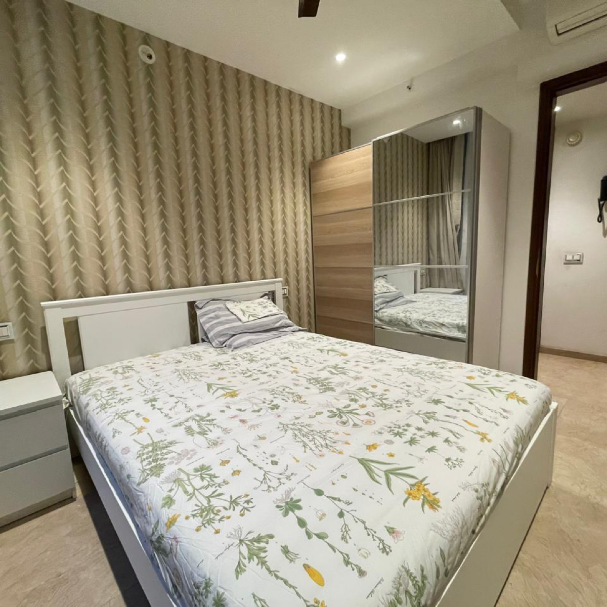 2 BHK + Pooja Room Apartment For Rent in One Hiranandani Park Preston