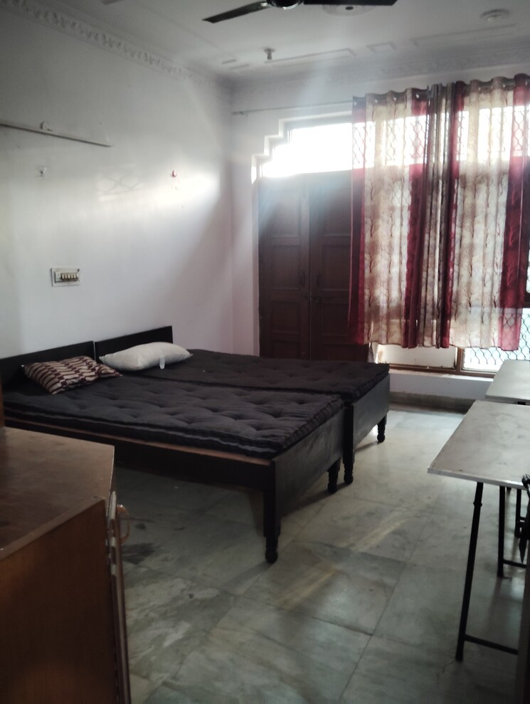 Bedroom, sector 45 2 Bedroom 950 Sq.Ft. Builder Floor In Sector 45 Noida 8682763