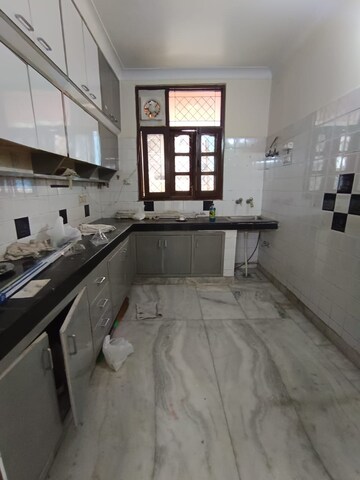 Kitchen in 2.5 BHK Apartment at Anuradha Apartments CGHS, Paschim Vihar – for Rent