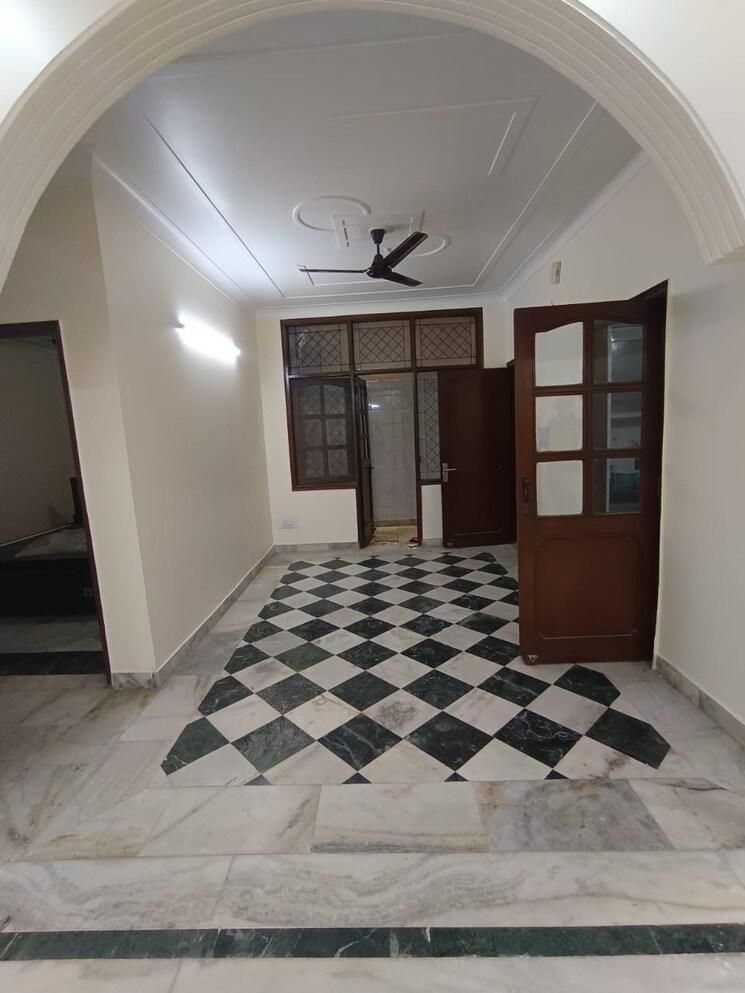 undefined, anuradha-apartments-cghs 2.5 Bedroom 1000 Sq.Ft. Apartment In Paschim Vihar Delhi 8682779