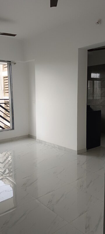 Room in 1 BHK Apartment at Rishab Jay Sarang, Malad East – for Rent