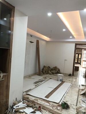 Bedroom in 3 BHK Builder Floor at Shalimar Apartments Shalimar Garden, Shalimar Garden – for Sale