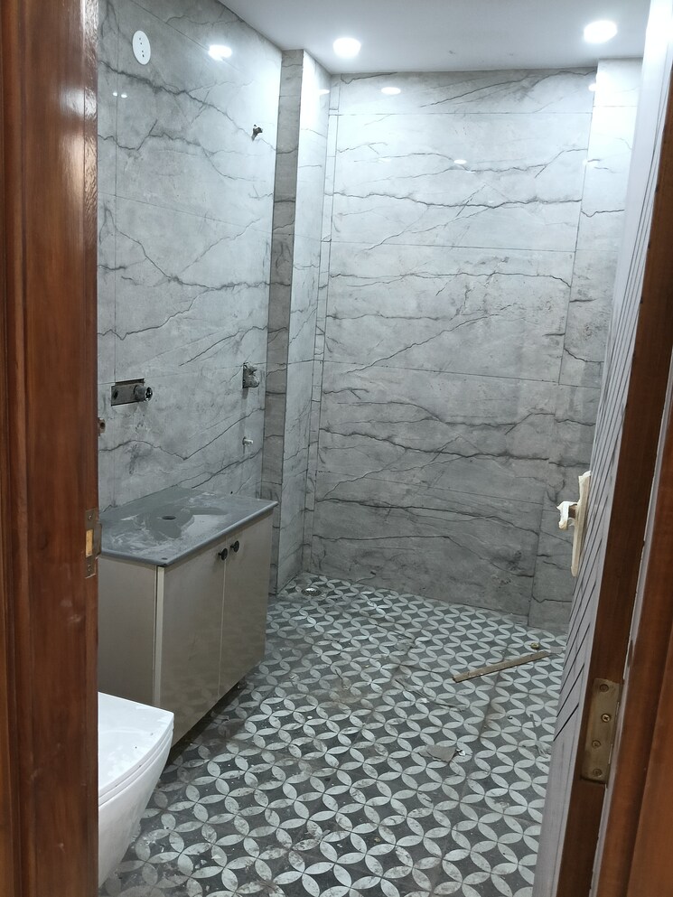 Bathroom, shalimar-apartments-shalimar-garden 3 Bedroom 1350 Sq.Ft. Builder Floor In Shalimar Garden Ghaziabad 8682809