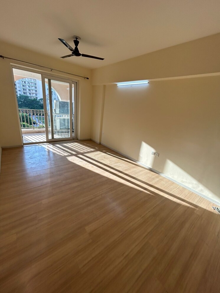 Room, dlf-the-skycourt 3 Bedroom 1900 Sq.Ft. Apartment In Sector 86 Gurgaon 8682850