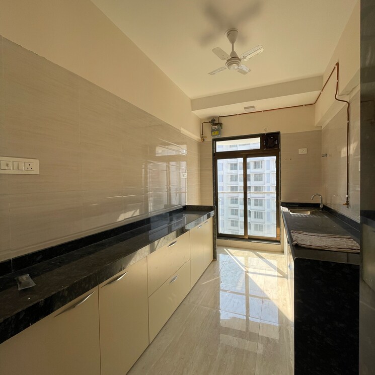 Kitchen, je-and-vee-om-trimurti 3 Bedroom 941 Sq.Ft. Apartment In Dindoshi Mumbai 8682864